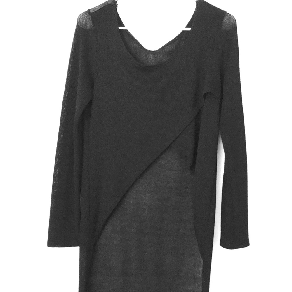 Blk mesh crop top. Long in back